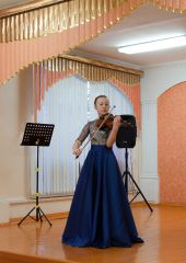 Арина в платье "В полночь" от Paulain