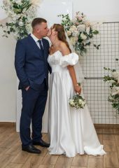 Юленька в платье Эмерсон бренда Shain