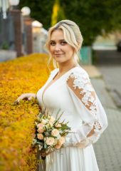 Алёна в модели платья WD-12 от Kira Nova